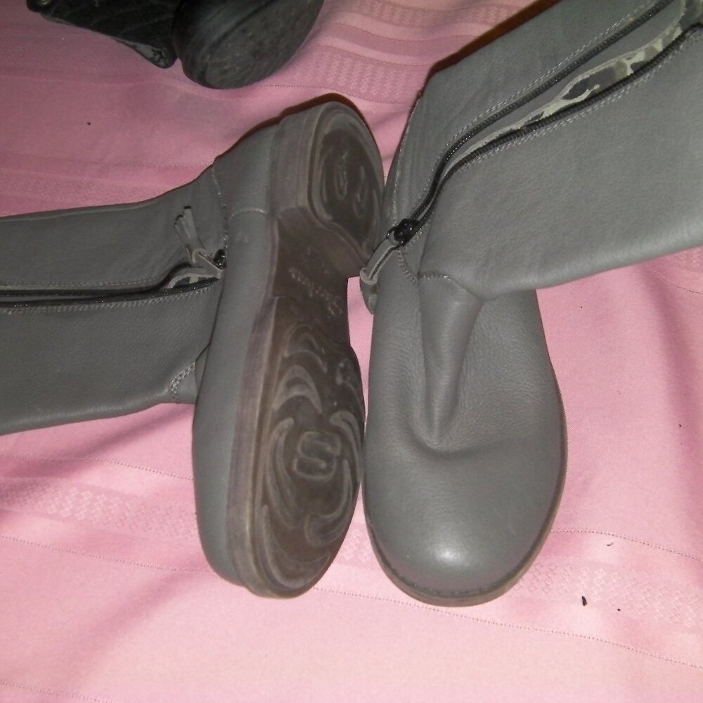 New Skechers size 6